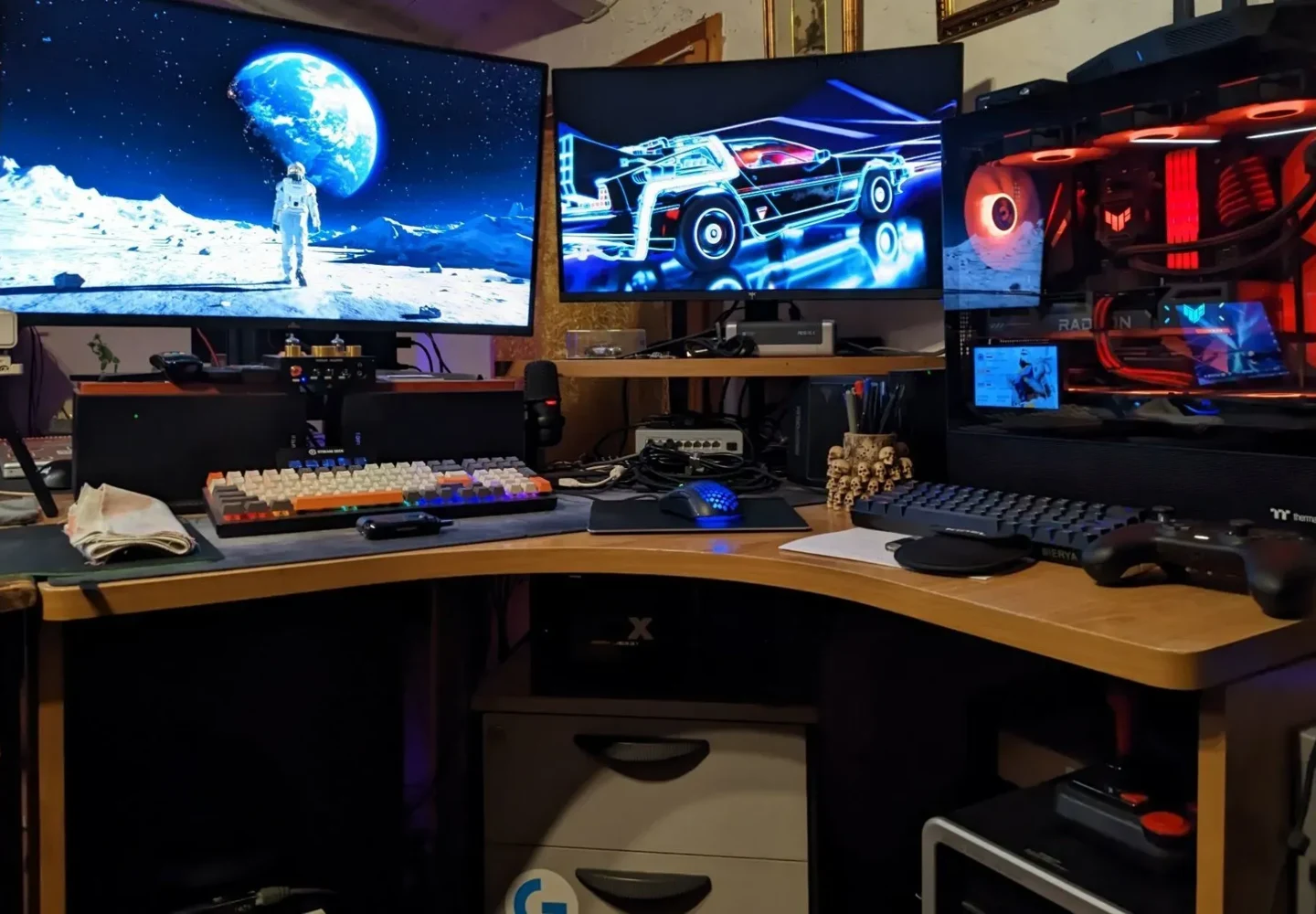 Multi-screen workstation with gaming PC and racing equipment
